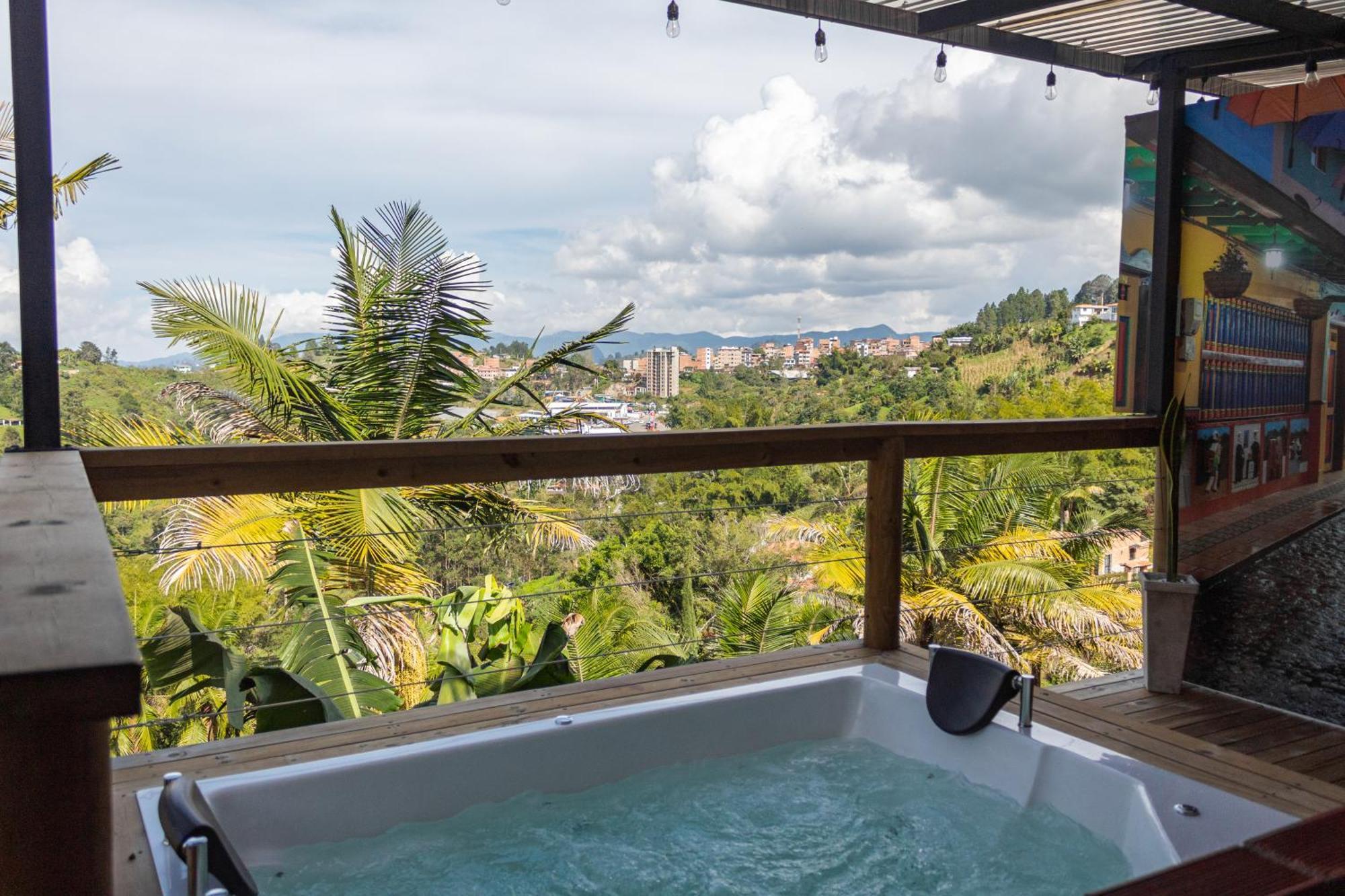 Mayka Cabanas Con Jacuzzi Guatapé Exterior photo